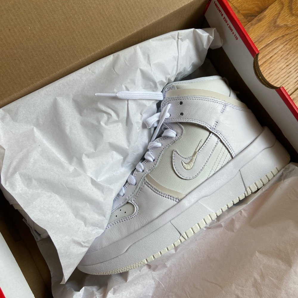 Nike Dunk High Up woman’s size 7